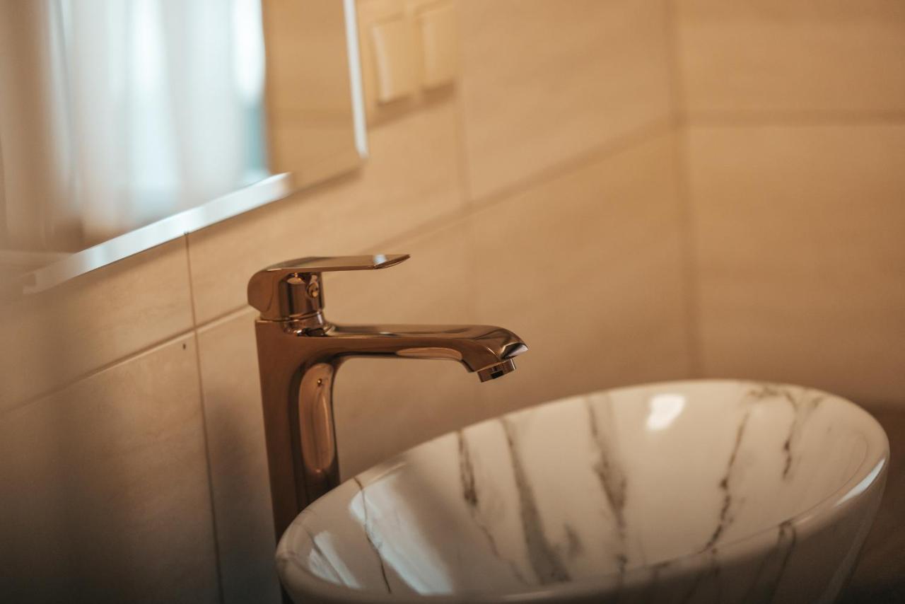 Apartamenty Grand Tatry - Sauna I Jacuzzi Wliczone W Cene Pobytu - 10 Minut Pieszo Od Term Bania Białka Tatrzańska Exteriér fotografie